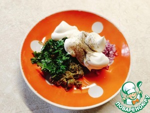 Сосиски-спиральки с базиликовым соусом