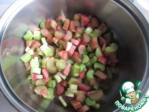 Соус с черникой и ревенем