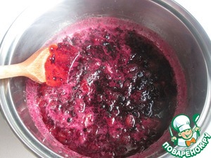 Соус с черникой и ревенем