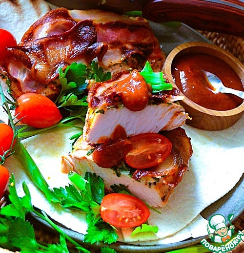Стейк индейки под беконом Стейк индейки под беконом