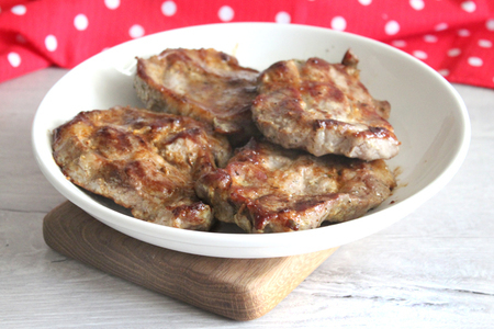 Стейк, замаринованный в майонезном #махеевъ маринаде, с яйцом 