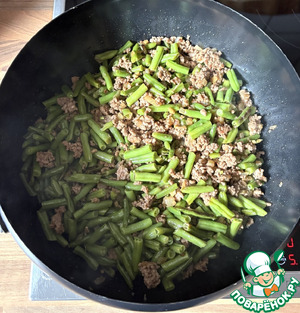 Стручковая фасоль с фаршем по-китайски