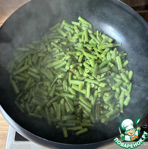 Стручковая фасоль с фаршем по-китайски