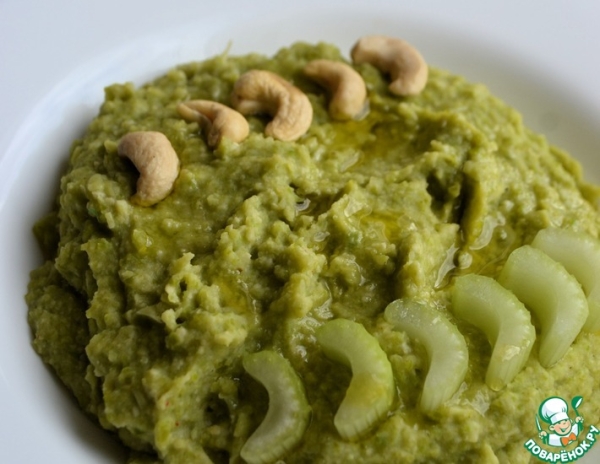 Суп-пюре из горошка с кешью Суп-пюре из горошка с кешью