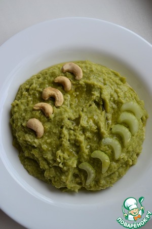 Суп-пюре из горошка с кешью Суп-пюре из горошка с кешью