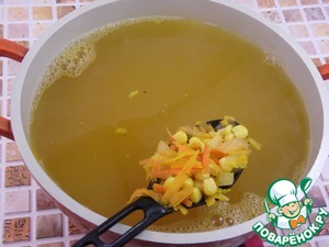 Суп-пюре с полентой, тыквой и креветками Суп-пюре с полентой, тыквой и креветками