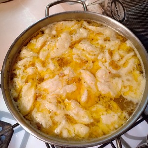 Суп с клецками на курином бульоне Суп с клецками на курином бульоне