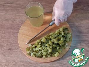 Суп с маринованными огурцами и перловкой Суп с маринованными огурцами и перловкой