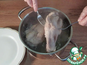 Суп с маринованными огурцами и перловкой Суп с маринованными огурцами и перловкой