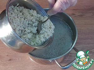 Суп с маринованными огурцами и перловкой Суп с маринованными огурцами и перловкой