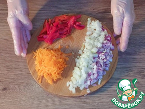 Суп с маринованными огурцами и перловкой Суп с маринованными огурцами и перловкой