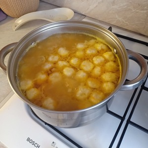 Суп с сырными шариками