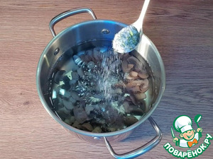Суп с сыром и обжаренным картофелем Суп с сыром и обжаренным картофелем