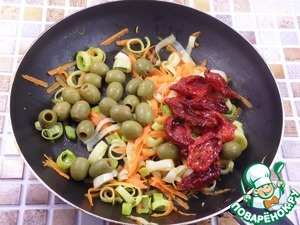 Суп с тунцом и вялеными томатами