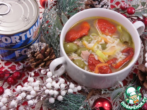 Суп с тунцом и вялеными томатами