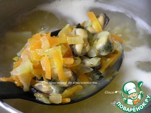 Суп с жёлтой чечевицей и мидиями