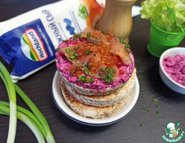 Свекольно-сливочный паштет с печеным чесноком