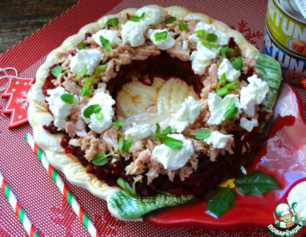 Свекольный салат с тунцом и фетой Свекольный салат с тунцом и фетой