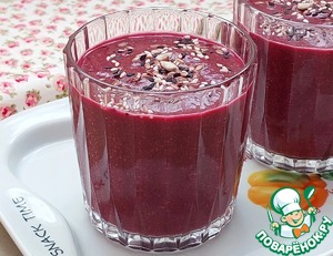 Свекольный смузи со шпинатом и семечками