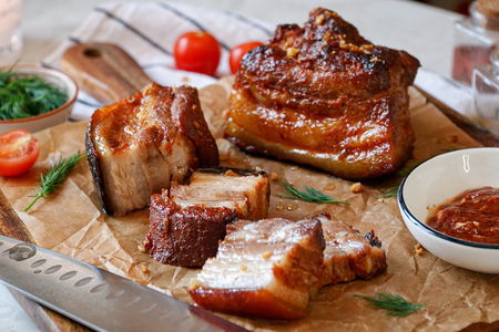 Свиная грудинка запеченная в духовке Свиная грудинка запеченная в духовке