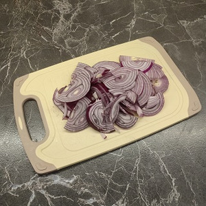 Свинина, томленая с луком