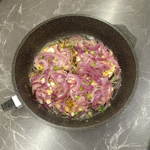 Свинина, томленая с луком