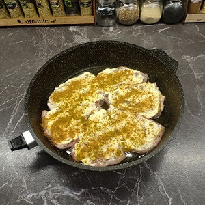 Свинина, томленая с луком