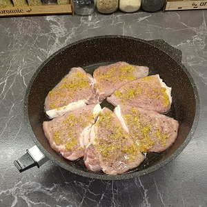 Свинина, томленая с луком