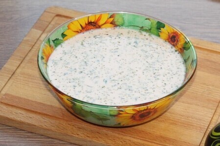 Свинина в горшочках с молочным соусом