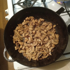 Свинина в сливочном соусе с грибами Свинина в сливочном соусе с грибами