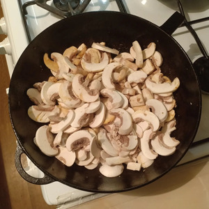 Свинина в сливочном соусе с грибами Свинина в сливочном соусе с грибами