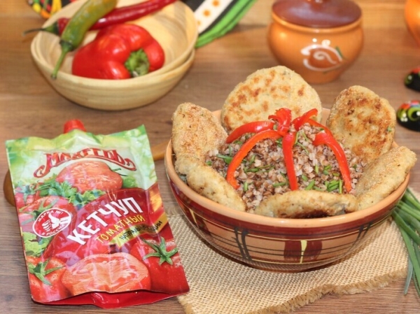 Свиные котлеты с гречкой и соусом #махеевъ