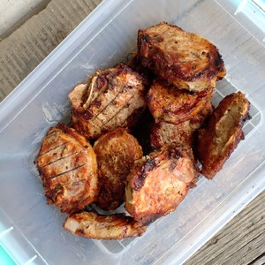 Свиные стейки на углях Свиные стейки на углях