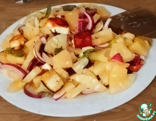 Сыр халуми с сальсой из ананасов