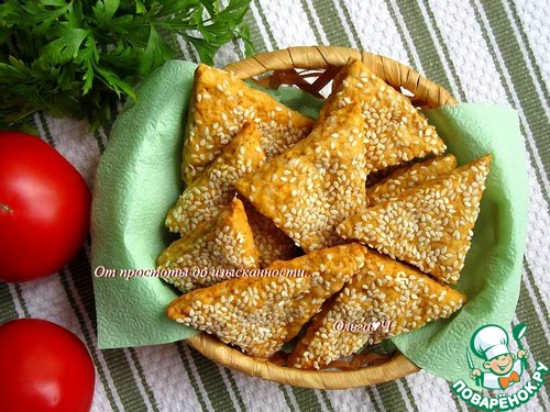 Сырное печенье с паприкой и кунжутом
