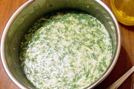 Сырные блинчики с зеленью и красной икрой Сырные блинчики с зеленью и красной икрой