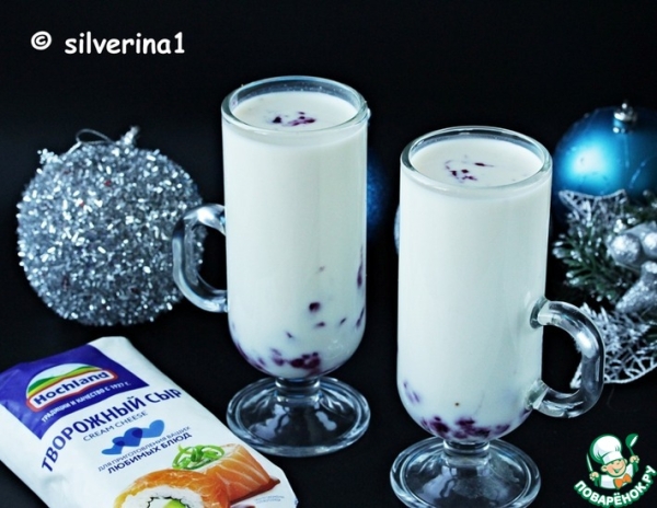 Сырный горячий шоколад со смородиной