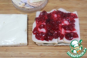 Сырный сэндвич с клюквенным джемом Сырный сэндвич с клюквенным джемом