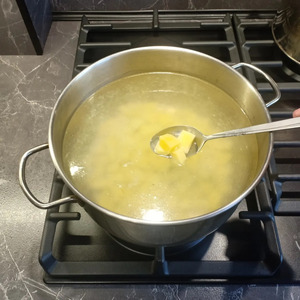 Сырный суп с грибами и колбасками