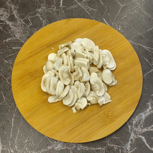 Сырный суп с грибами и колбасками