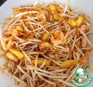 Тайский салат с креветками и манго Тайский салат с креветками и манго