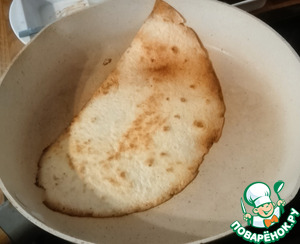 Тако с рыбой, кукурузой и огурцом