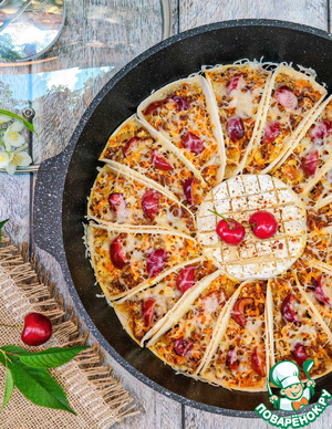 Такос с мясом, черешней и камамбером Такос с мясом, черешней и камамбером