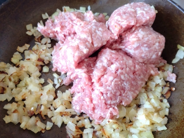 Тарталетки с фаршем и грибами