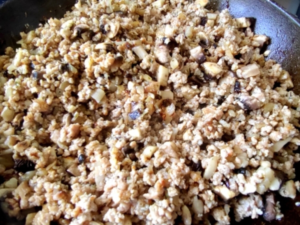 Тарталетки с фаршем и грибами