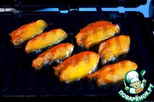 Теплый салат из индейки с хурмой Теплый салат из индейки с хурмой