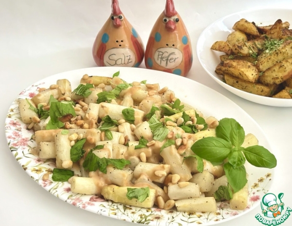 Тёплый салат из спаржи