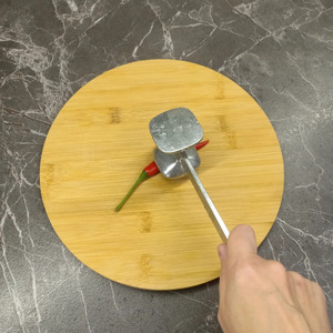 Том ям с креветками и кальмарами Том ям с креветками и кальмарами