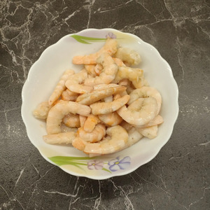 Том ям с креветками и кальмарами Том ям с креветками и кальмарами