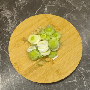 Том ям с креветками и кальмарами Том ям с креветками и кальмарами